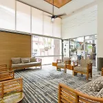 Stylish, Newly Renovated Studio Near Waikiki Beach!