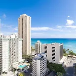 Stylish, Newly Renovated Studio Near Waikiki Beach!