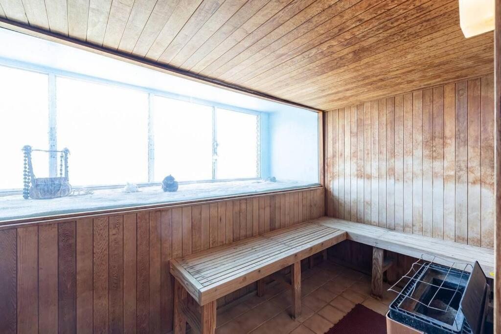 Apartment Stylish, Newly Renovated Near Waikiki Beach!